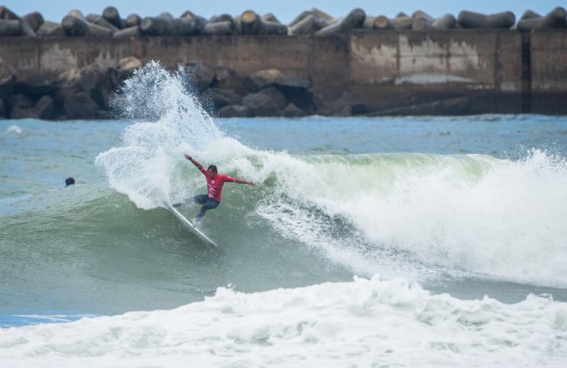 Vasco Ribeiro consegue resultado histórico para o surf português