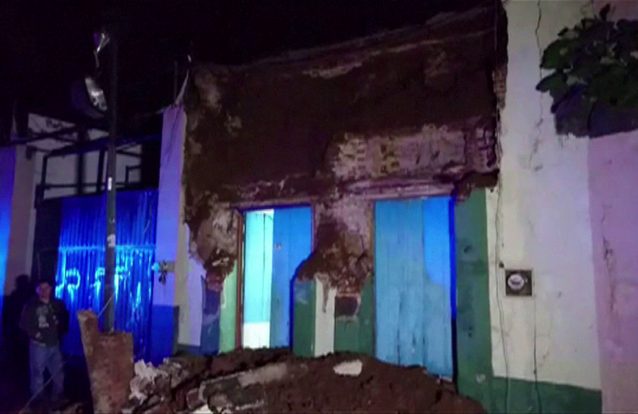 Veja uma compilação de vídeos do sismo no México