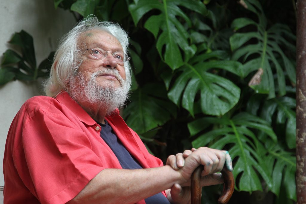 Velório de Júlio Pomar realiza-se no teatro Thalia
