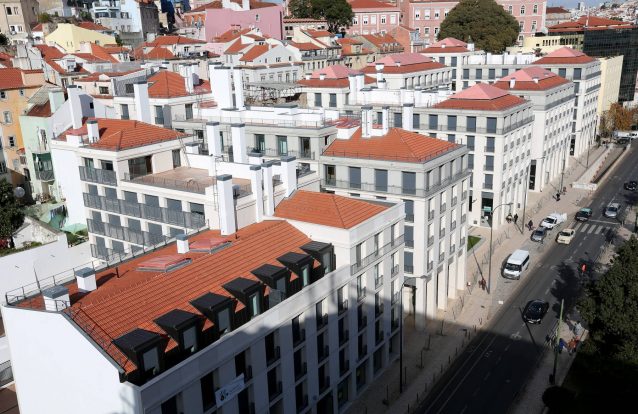 Vende-se IMI: muito soalheiro e vistas desafogadas