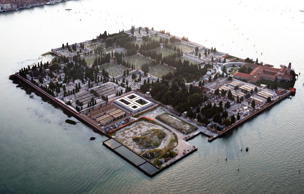 Visão | Veneza quase não tem lugar para os vivos, mas há espaço para os mortos