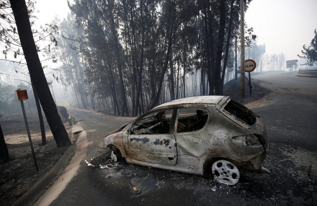 Vídeo amador mostra GNR a evitar que automobilistas se dirigissem para o fogo