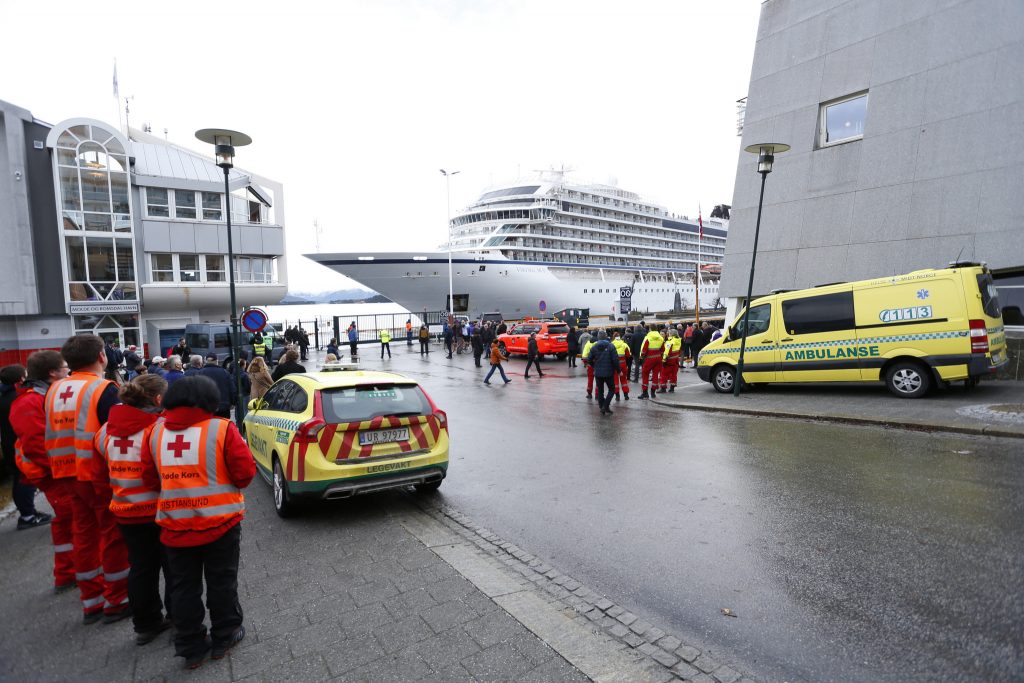 Vídeo de passageira mostra caos a bordo após falha no motor do cruzeiro norueguês
