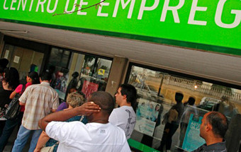 100 mil jovens com menos de 25 anos desempregados