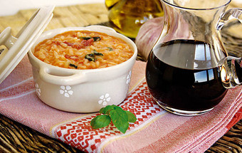 Arroz de tomate com alheira e manjericão