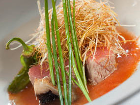Atum frito com molho picante especial