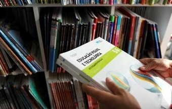 Autarquia oferece manuais escolares a alunos carenciados