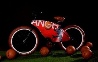 Bicicleta de homenagem a Eusébio ajuda moçambicanos