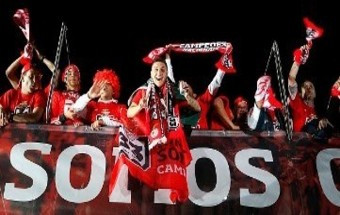 Bola do Benfica-Olhanense em leilão de solidariedade
