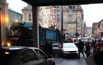 Camião do lixo mata seis no centro de Glasgow