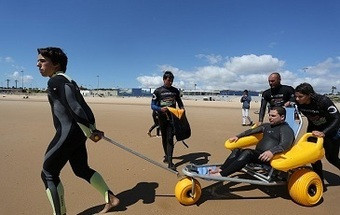 Campeonato de surf contou com a participação de 120 surfistas com deficiência