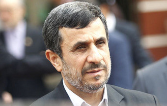 Chávez: Ahmadinejad homenageia "mártir" que morreu de "doença suspeita"