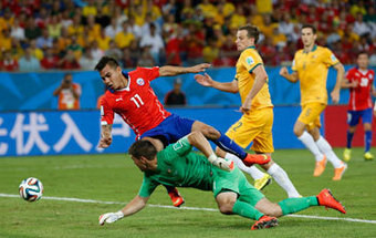Chile vence Austrália e iguala Holanda