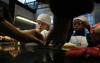 Como a culinária pode ajudar crianças com síndrome de Down 13