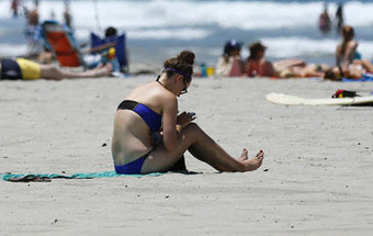 Como proteger o seu telemóvel do calor, da água e da areia