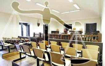 Condenado a dois anos e meio de internamento jovem que esfaqueou colegas em Massamá