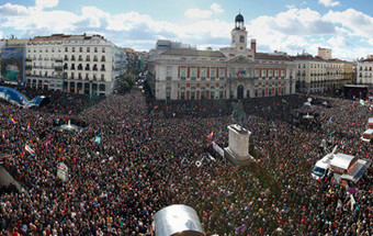Dezenas de milhares vindos de toda a Espanha enchem Praça Cibeles