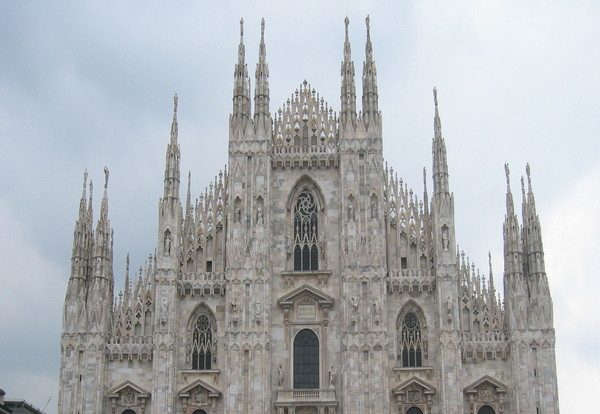 Duomo - a majestosa catedral de Milão