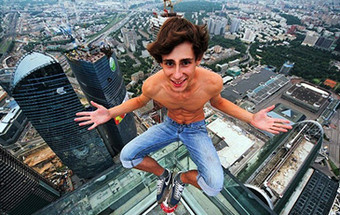 Dupla russa arrisca a vida para tirar fotos 10