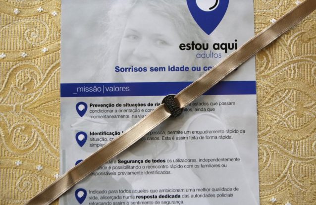 É uma pulseira, mas não eletrónica