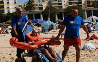 Em nove dias mais de 800 pessoas usaram cadeira anfíbia em Oeiras