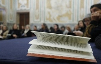 Escritora de 19 anos adapta livro para jovens com Trissomia 21