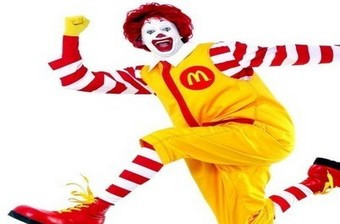 Estava eu sentado no McDonalds da Charneca da Caparica...