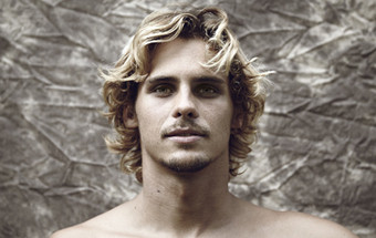 Estrela do surf português protagoniza documentário online