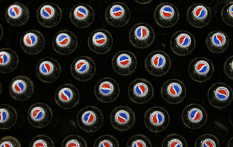 Fábrica da Pepsi na Venezuela parada por falta de tampas
