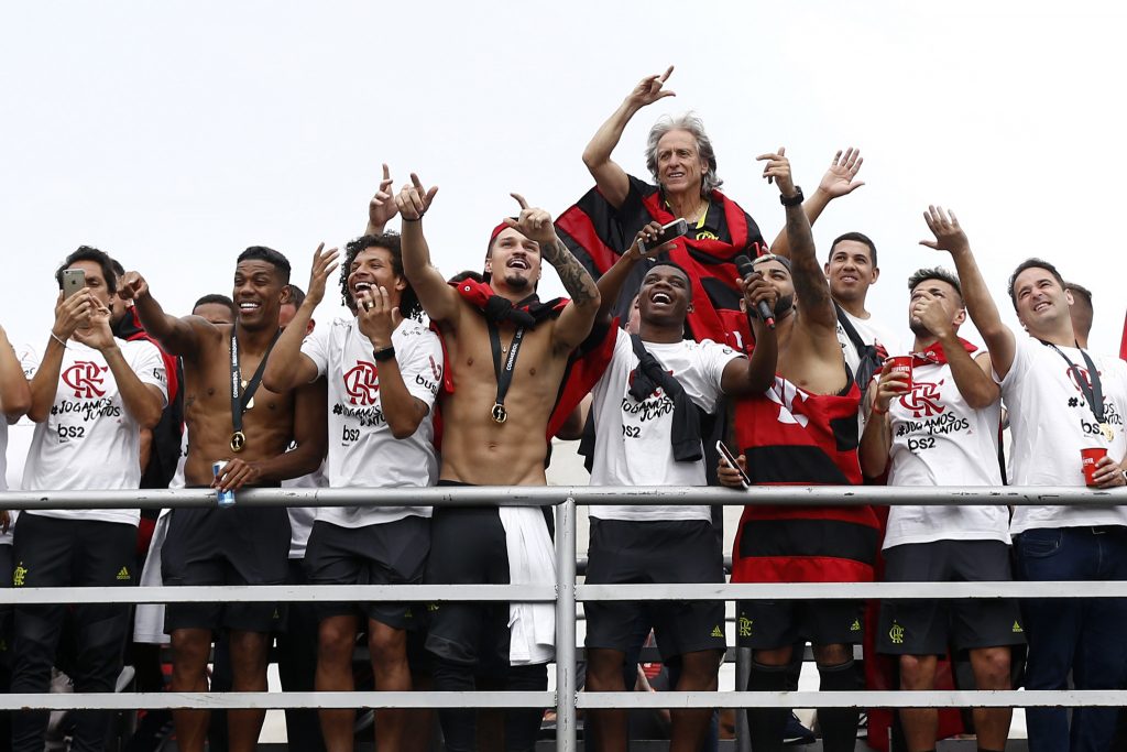 Festa a dobrar para o Flamengo, com o Rio ao pés do novo "ai Jesus" do futebol brasileiro