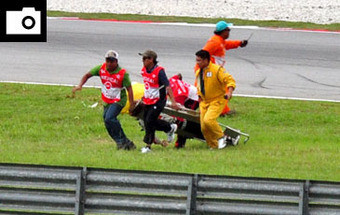 FOTOS e VÍDEO: Acidente brutal foi fatal para Marco Simoncelli 10