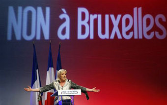 Frente Nacional vence em França e pede legislativas antecipadas