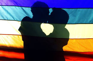 Genes têm um papel na homossexualidade masculina, revela estudo