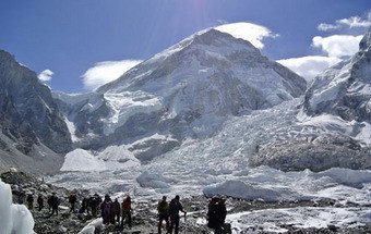 Himalaias encolheram com sismo no Nepal