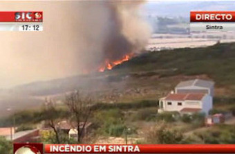 Incêndio em Sintra dominado às 20h00 (VÍDEO)