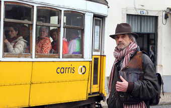 Jeremy Irons deu um passeio por Lisboa. E levou-nos com ele... 27