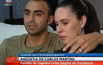 Jogadores de futebol unem-se em torno do filho de Carlos Martins