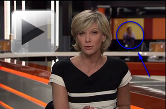 Jornalista apanhada a festejar golo durante transmissão de telejornal