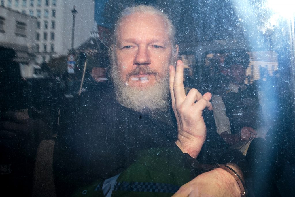 Julian Assange pode morrer na prisão se não receber tratamento urgente, alertam médicos