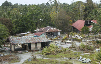 Menina desaparecida no tsunami reencontra família 10 anos depois