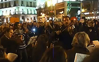 Milhares de espanhóis manifestaram-se ao som de Grândola Vila Morena em Madrid