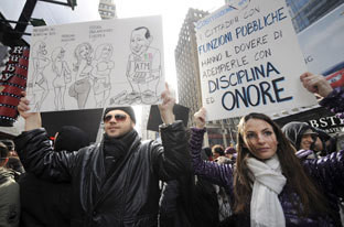 Milhares nas ruas contra Berlusconi