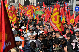 Milhares nas ruas de Roma contra a austeridade 5