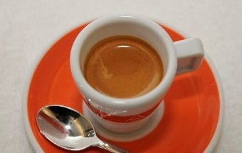 Mouraria promove 'cafés suspensos' para os mais carenciados