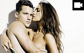 Namorada de Cristiano Ronaldo aparece em fotografias escaldantes com modelo brasileiro