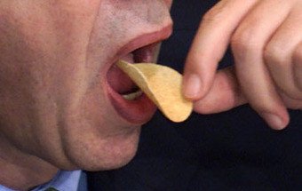 Não suporta o barulho de alguém a comer? Então, pode ser um génio