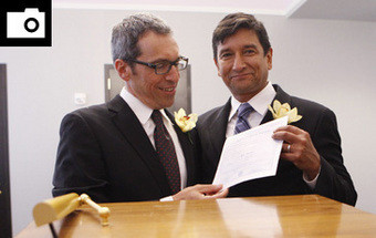 Nova Iorque:Casais homossexuais e lésbicas fazem fila para se casarem 18