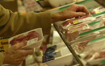 Novo estudo explica relação entre carne vermelha e cancro