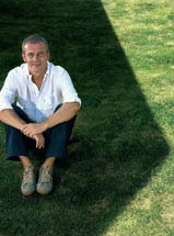 "O consumidor deve ser responsável pelos objectos que compra"