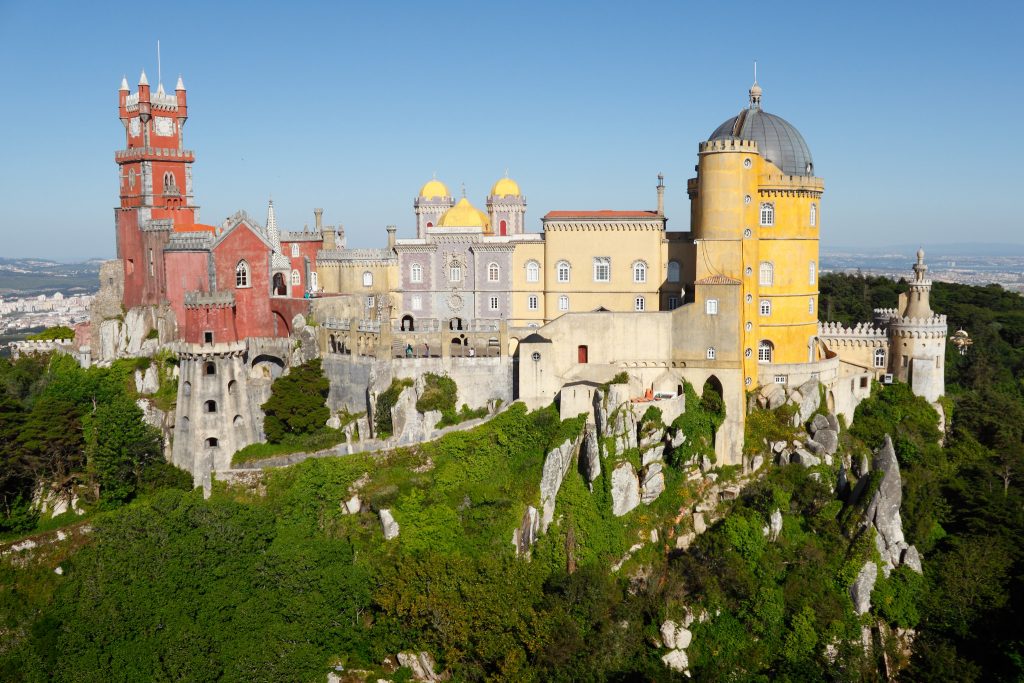 Os palácios também vão para obras... mas ficam abertos